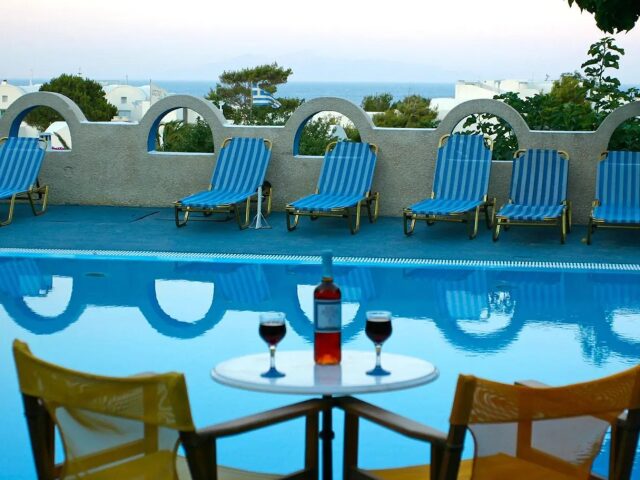 Artemis Santorini photo 1