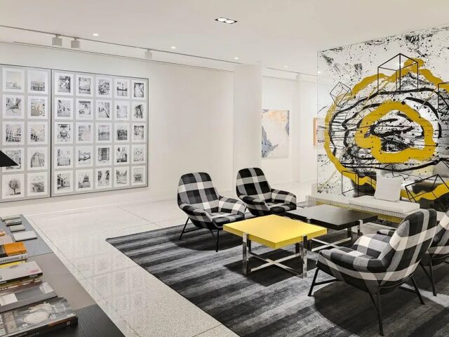 H10 Art Gallery photo 3