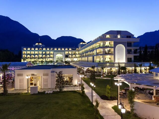 Karmir Resort