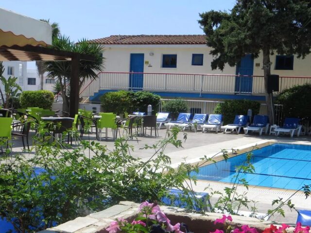 Green Bungalows Apartments photo 3