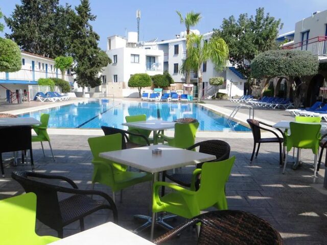 Green Bungalows Apartments photo 2