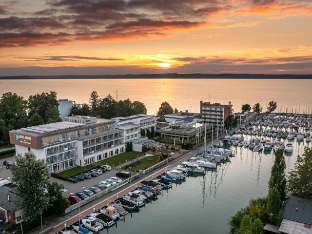 Yacht Club