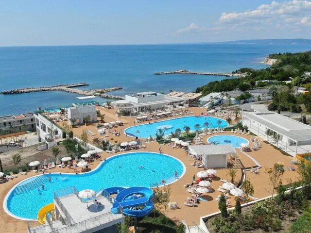 White Lagoon Resort photo 1