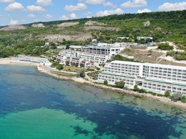 White Lagoon Resort photo 0