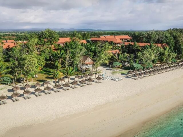Crystals Beach Resort Belle Mare photo 2
