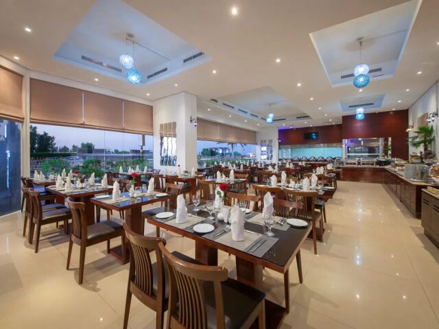 Ramada by Wyndham Beach Hotel Ajman photo 3