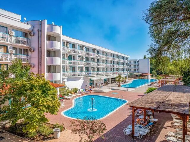 Zefir Beach