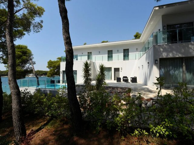 Crvena Luka photo 2