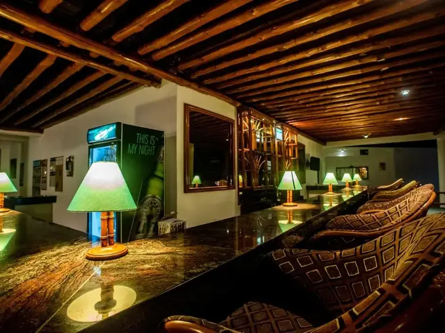 Travellers Club photo 3